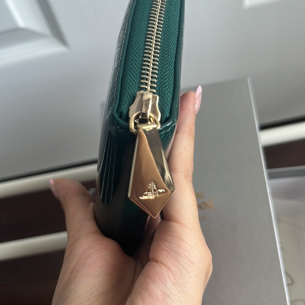 Vivienne Westwood Shiny Green Wallet 1032V30V Colour: 577-STONE - Picture 3 of 7
